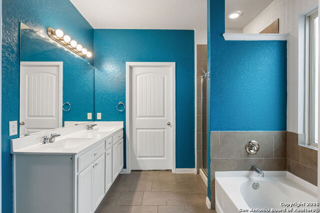 Listing photo id 2 for 10230 Midsummer Meadow