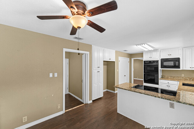 Image 13 of 39 For 12722 Castle Bend St