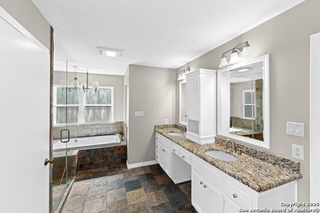Image 15 of 39 For 12722 Castle Bend St