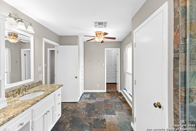 Image 18 of 39 For 12722 Castle Bend St
