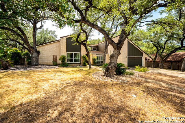 Image 2 of 39 For 12722 Castle Bend St