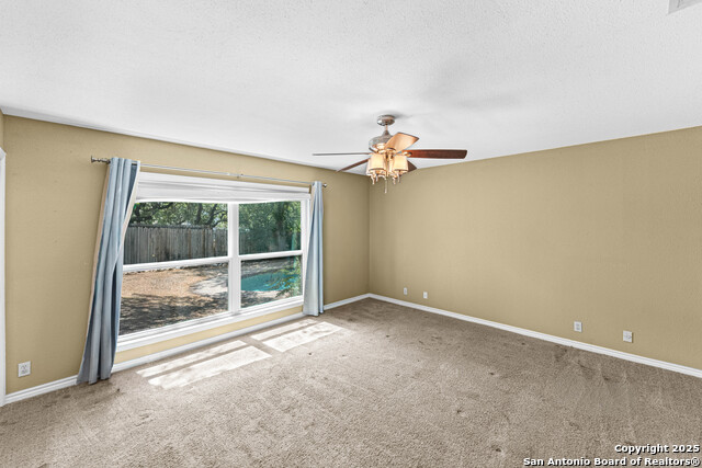 Image 21 of 39 For 12722 Castle Bend St