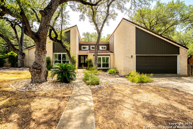 Image 3 of 39 For 12722 Castle Bend St