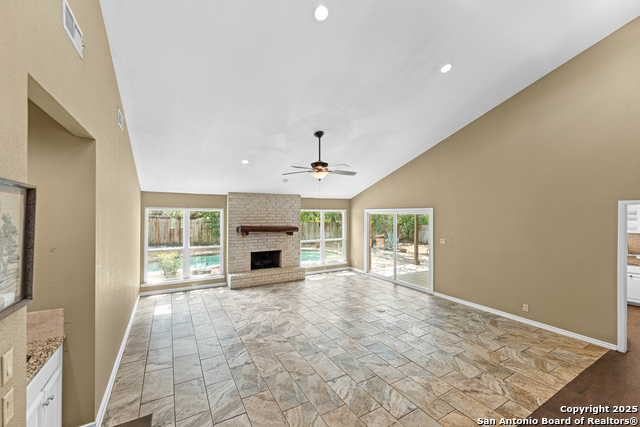 Image 4 of 39 For 12722 Castle Bend St