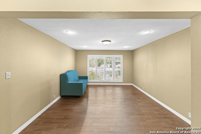 Image 8 of 39 For 12722 Castle Bend St