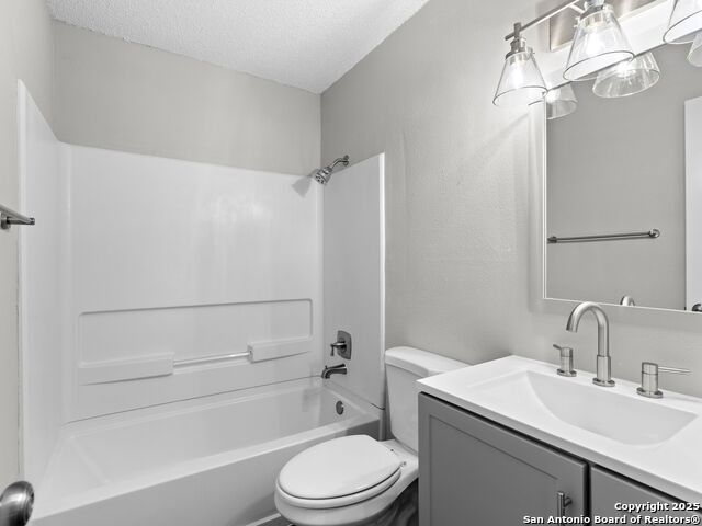 Listing photo id 17 for 13014 Hunters Moon