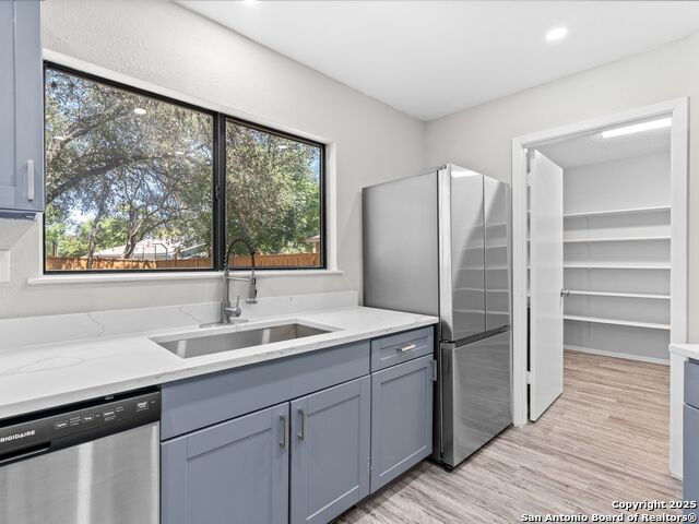 Listing photo id 2 for 13014 Hunters Moon