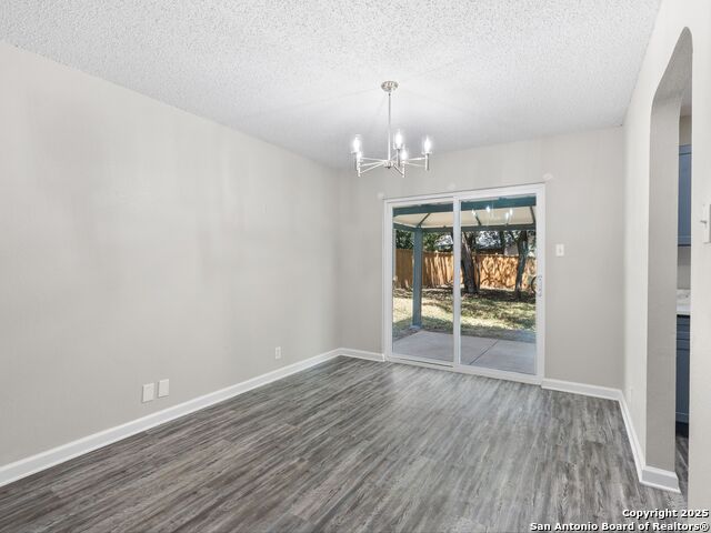 Listing photo id 5 for 13014 Hunters Moon