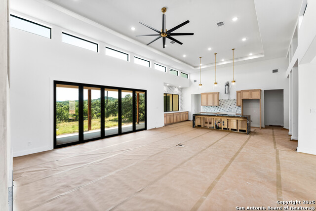 Listing photo id 4 for 23205 Logan Canyon