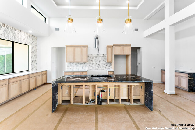 Listing photo id 5 for 23205 Logan Canyon