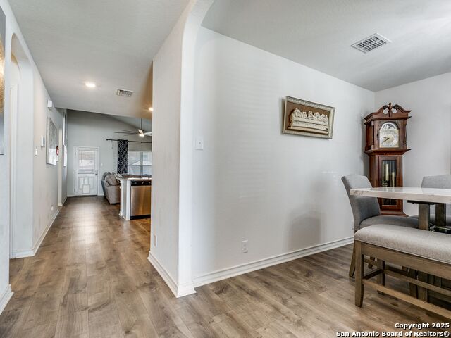 Image 3 of 30 For 9652 Western Wishes