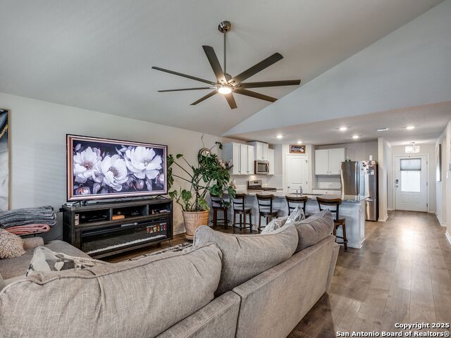 Image 4 of 30 For 9652 Western Wishes