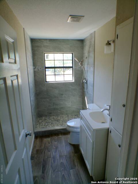 Image 7 of 8 For 202 Hillview