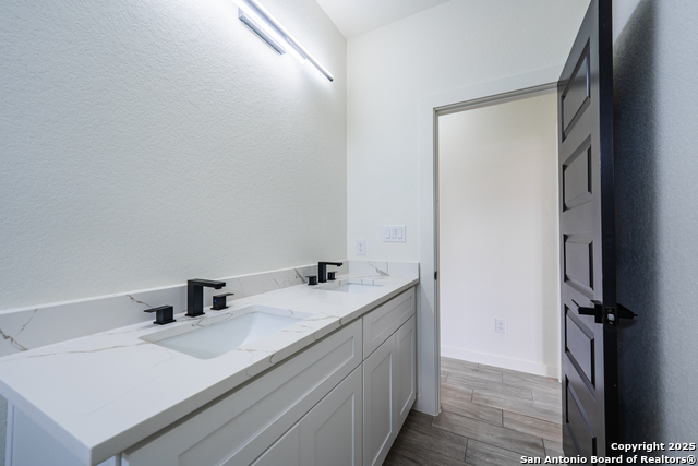 Image 29 of 43 For 122 Ranchero Way