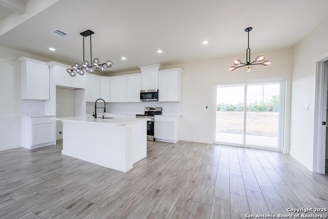 Image 8 of 43 For 122 Ranchero Way