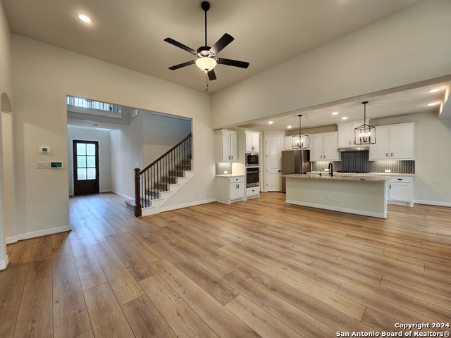 Image 2 of 42 For 644 Treetop Pass