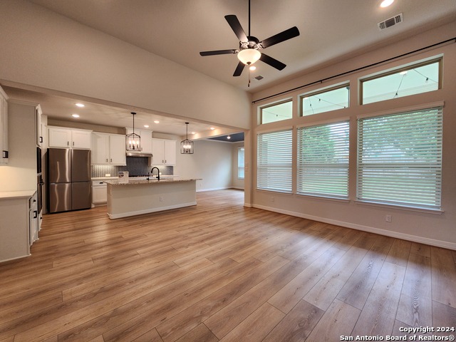 Image 4 of 42 For 644 Treetop Pass