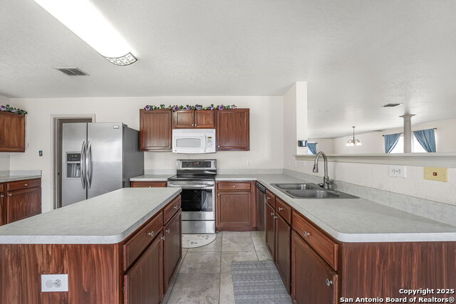 Listing photo id 9 for 9106 Sycamore