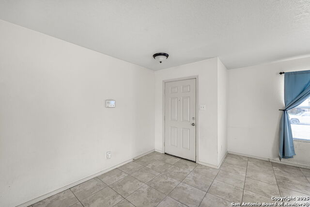 Listing photo id 0 for 9106 Sycamore
