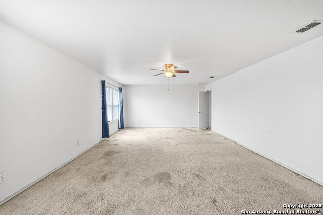 Listing photo id 25 for 9106 Sycamore