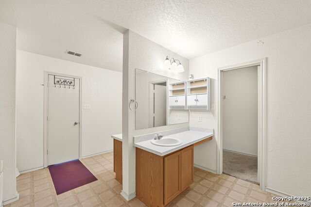 Listing photo id 30 for 9106 Sycamore