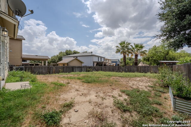 Listing photo id 33 for 9106 Sycamore