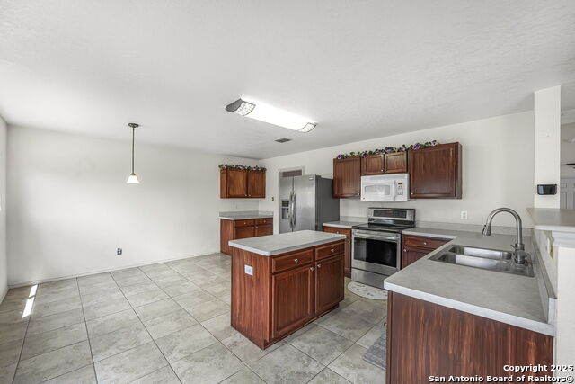 Listing photo id 7 for 9106 Sycamore