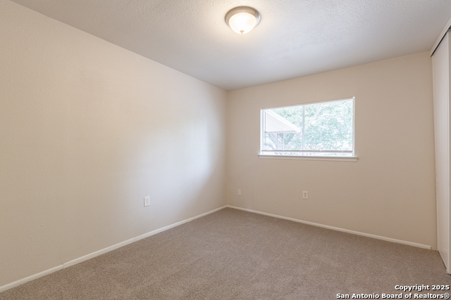 Image 17 of 24 For 5955 Oak Run