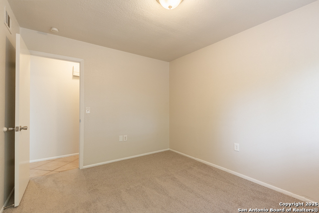 Image 18 of 24 For 5955 Oak Run