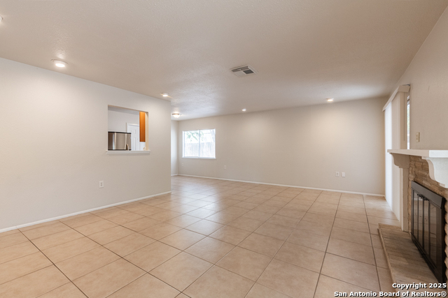 Image 3 of 24 For 5955 Oak Run