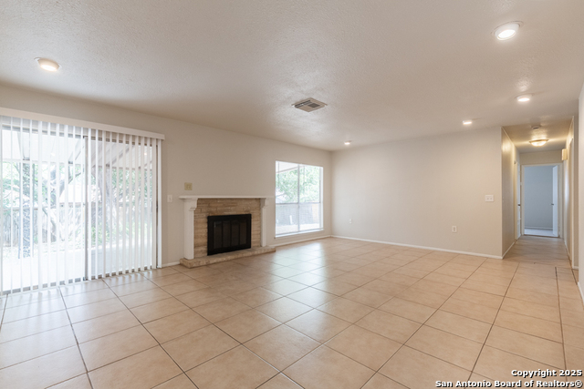 Image 4 of 24 For 5955 Oak Run