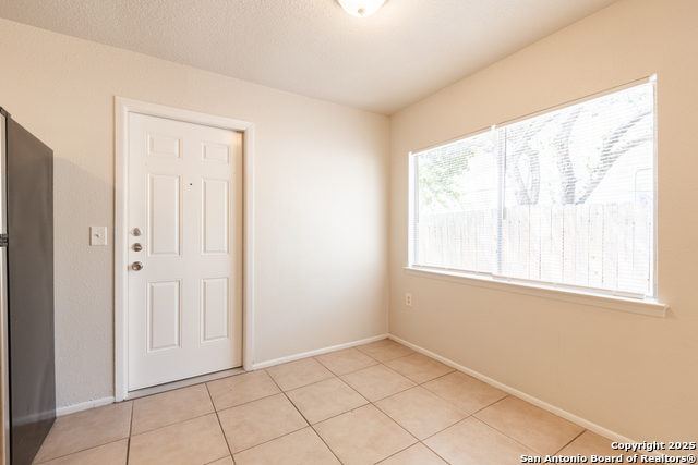 Image 5 of 24 For 5955 Oak Run