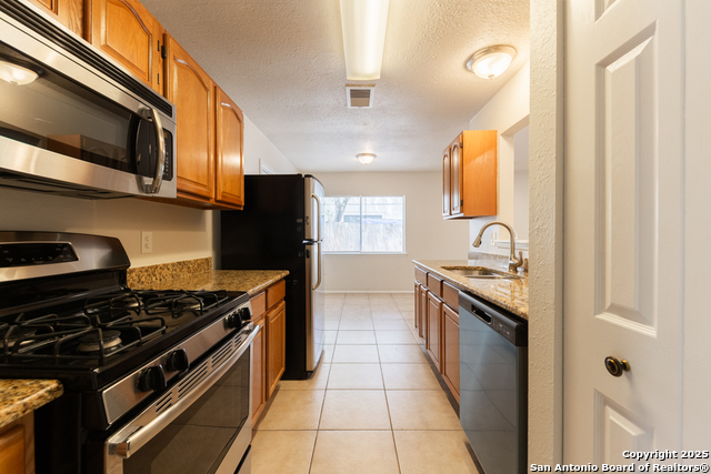 Image 9 of 24 For 5955 Oak Run