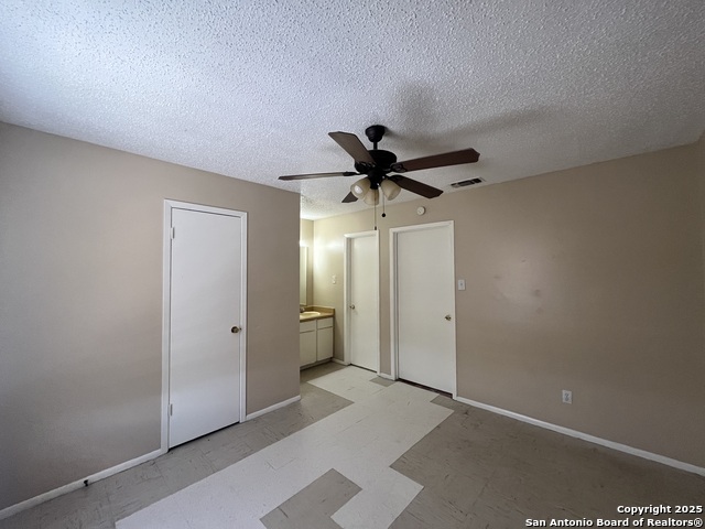 Image 11 of 15 For 300 Moursund Blvd.  8