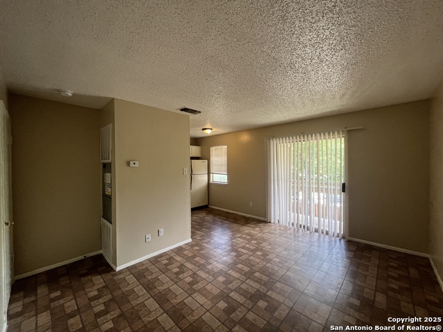 Image 3 of 15 For 300 Moursund Blvd.  8