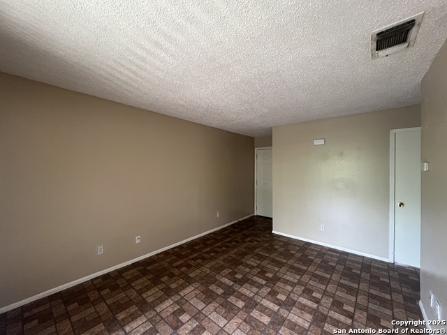 Image 7 of 15 For 300 Moursund Blvd.  8