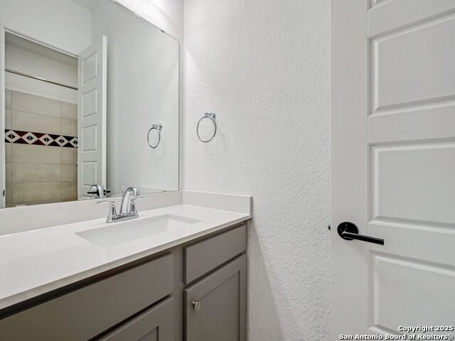 Image 20 of 25 For 7948 Valley Point