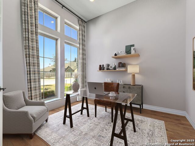 Image 4 of 25 For 7948 Valley Point