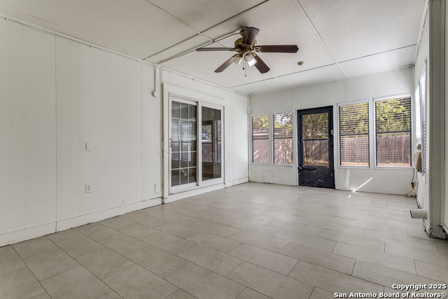 Image 17 of 31 For 415 Rampart E