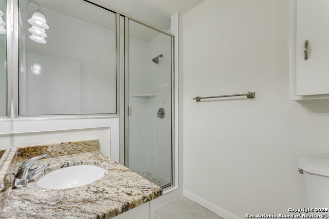 Image 23 of 31 For 415 Rampart E