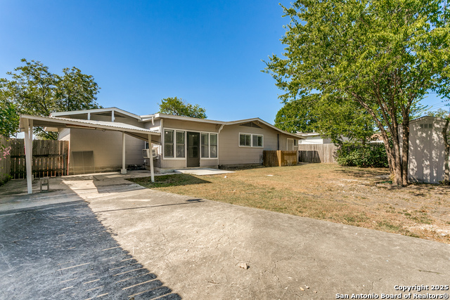 Image 24 of 31 For 415 Rampart E