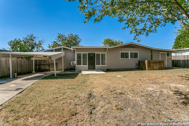 Image 25 of 31 For 415 Rampart E