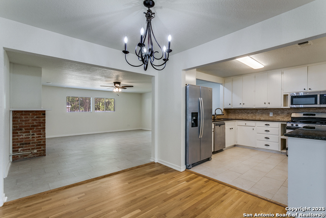 Image 8 of 31 For 415 Rampart E