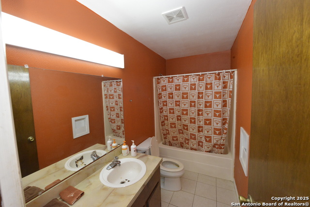 Listing photo id 9 for 633 Tolle