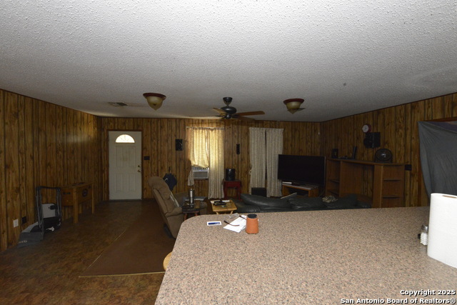 Listing photo id 6 for 633 Tolle