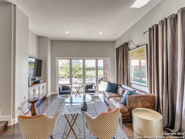 Image 18 of 69 For 43 Bristol Grn