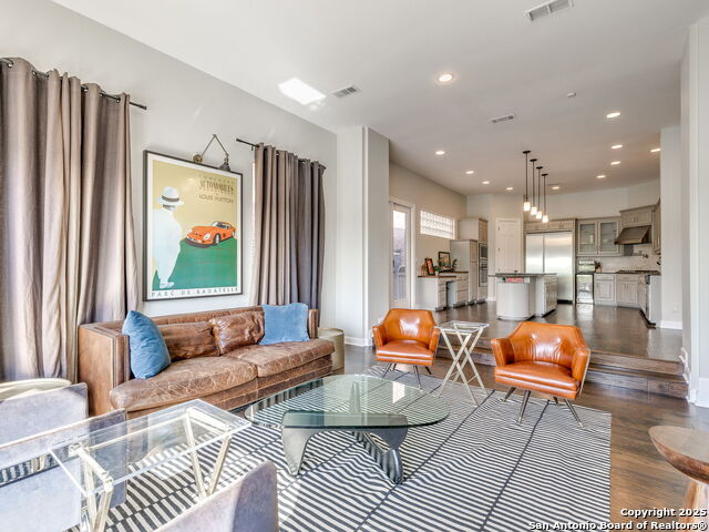 Image 20 of 69 For 43 Bristol Grn