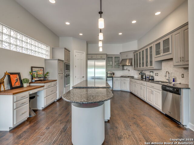 Image 22 of 69 For 43 Bristol Grn