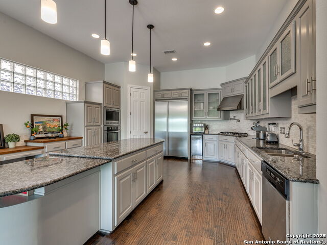 Image 23 of 69 For 43 Bristol Grn