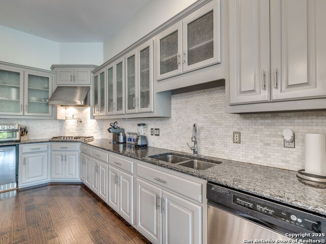 Image 27 of 69 For 43 Bristol Grn